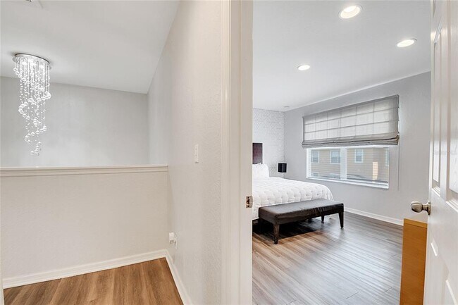 Building Photo - 2713 Bushman Dr