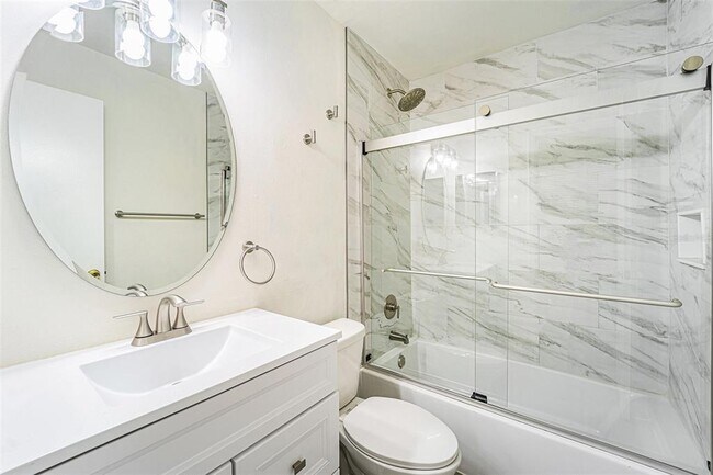 Building Photo - 10315 Fernbrook Ln