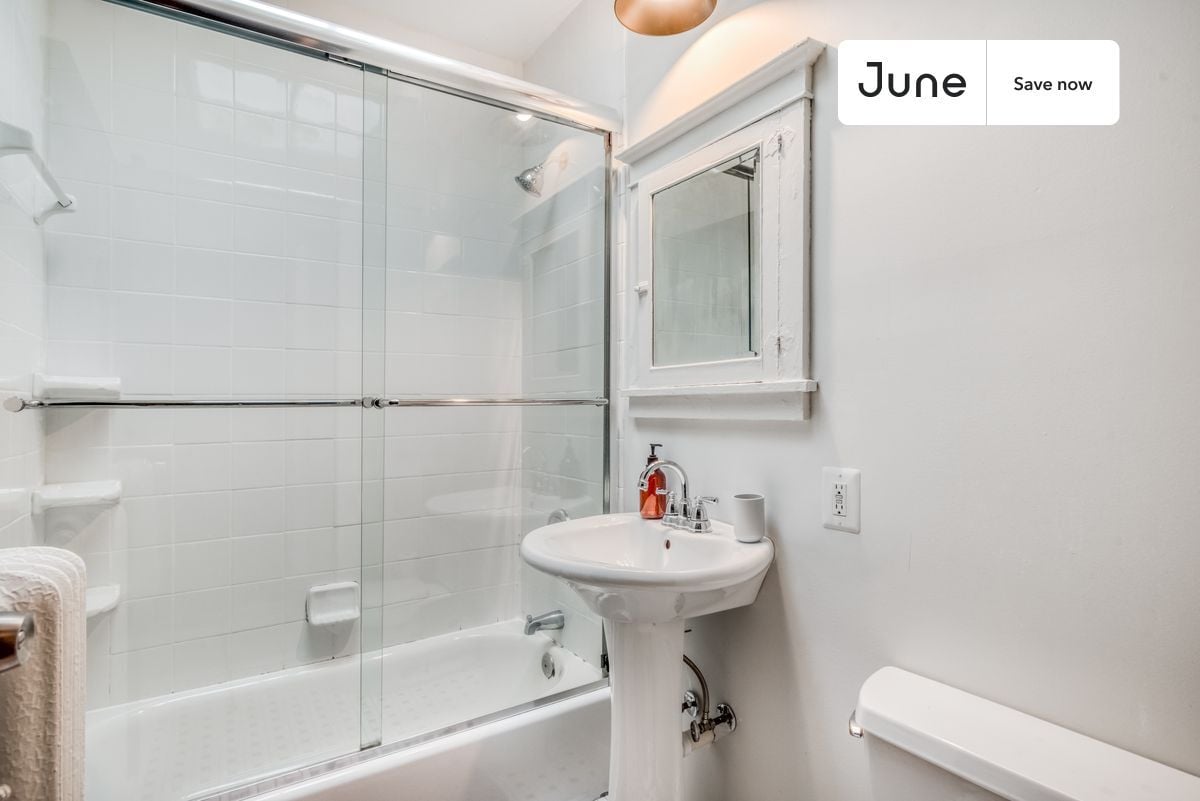 Building Photo - 2716 Woodley Pl NW