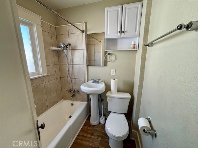 Building Photo - 323 W 82nd St