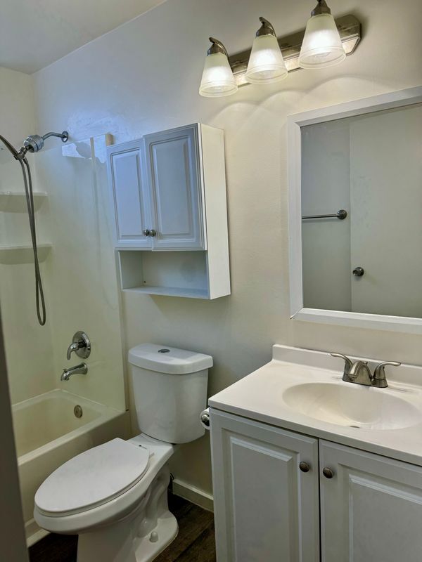 Building Photo - 2055 Felspar St