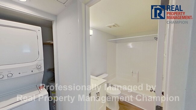 Building Photo - 2 BD/2 BA Ground Floor Condo in Holly Tree w/Community Pool