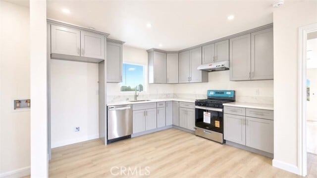 Building Photo - 628 W Floral Dr