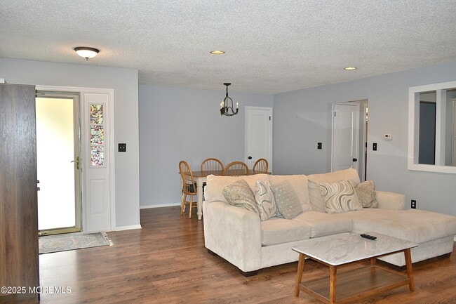 Building Photo - 119 Hyacinth Ln
