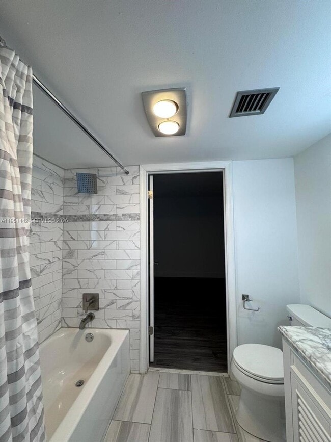 Building Photo - 5917 Vía Vermilya