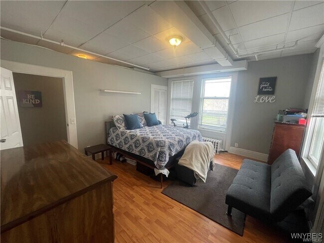 Building Photo - 1115 Delaware Ave