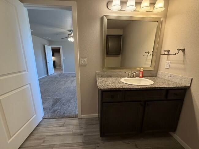 Building Photo - 3/2 in Upland Crossing Available Now!!!