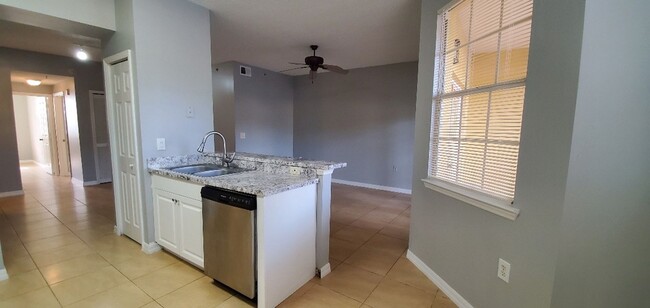 Building Photo - 2-Bedroom, 2-Bathroom Condo with One car G...