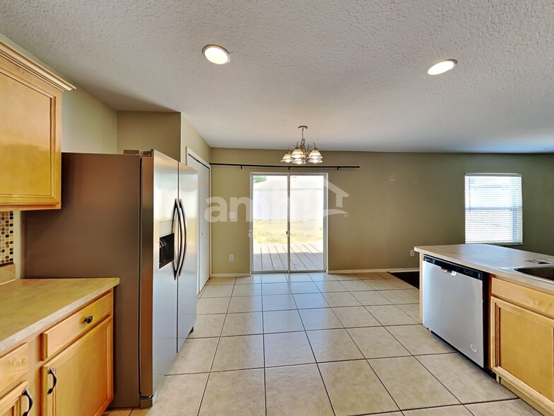 Building Photo - 30915 Sonnet Glen Dr