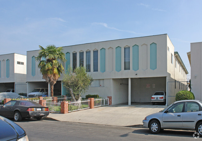 1946-1954 Bedford St - LUXURY LIVING AT AN AFFORDABLE PRICE