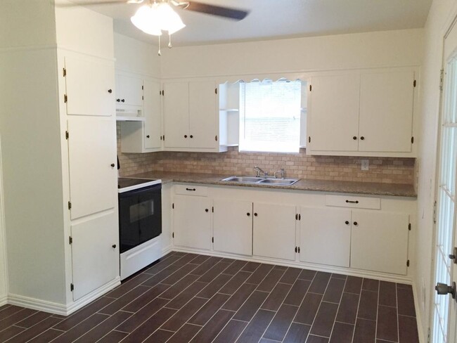 Building Photo - NISD HOME