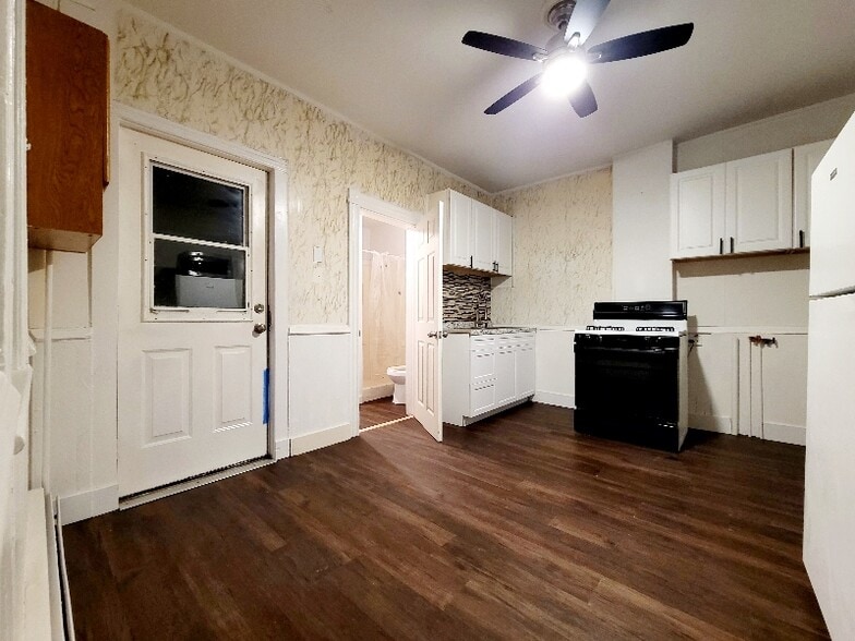 Building Photo - 1312 N Washington St