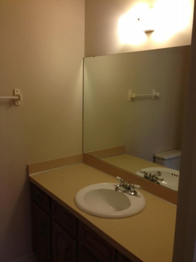 Building Photo - 156 Thames Valley Ct