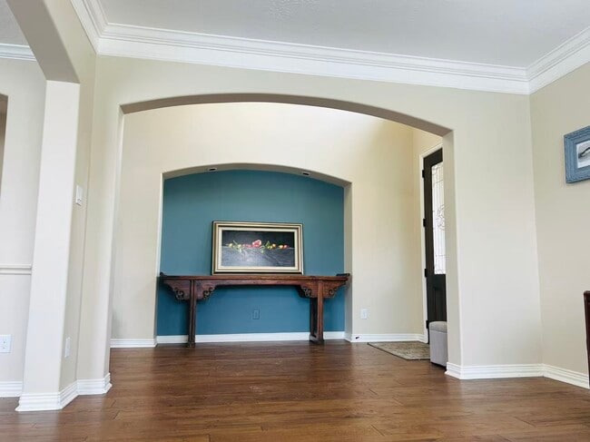 Building Photo - 14303 Tasmania Ct