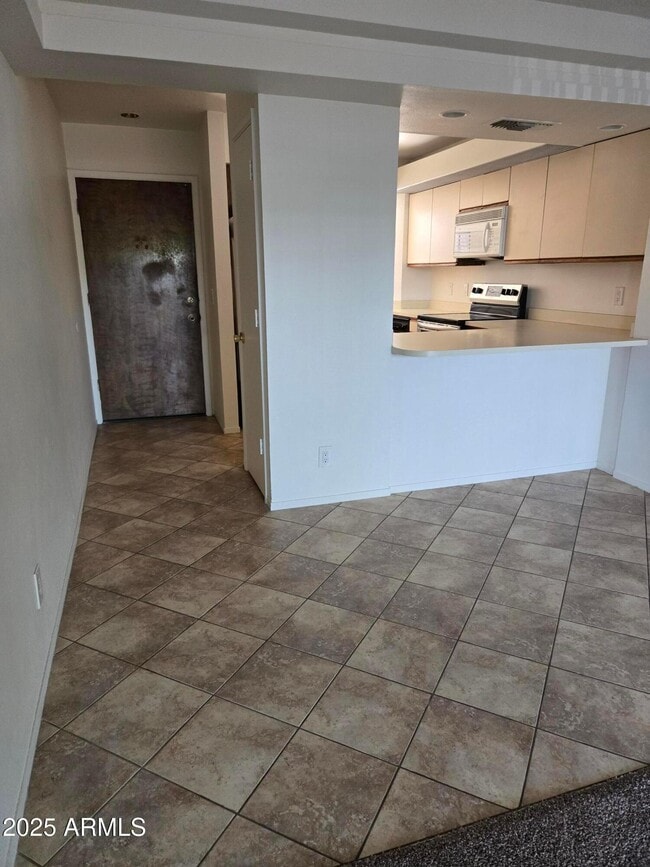 Building Photo - 5035 N 10th Pl