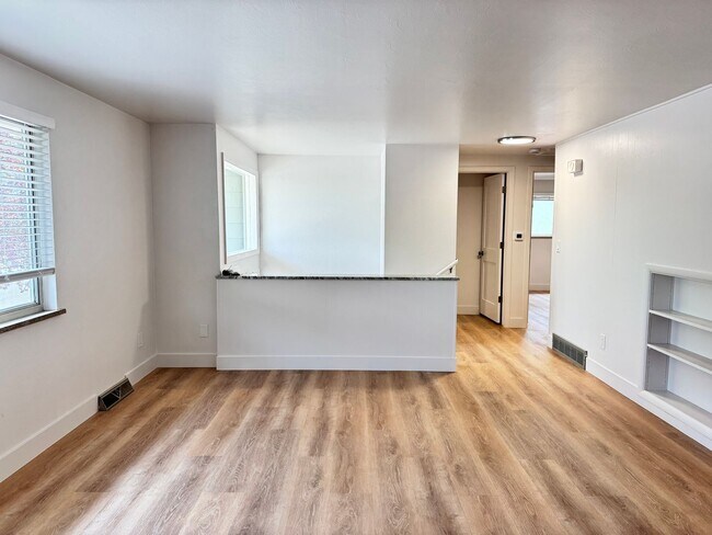 Building Photo - NEWLY REMODELED 3 Bed 2 Bath Home of Linden in Boulder-Available NOW!
