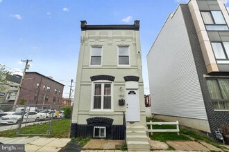 Building Photo - 1302 N Dover St