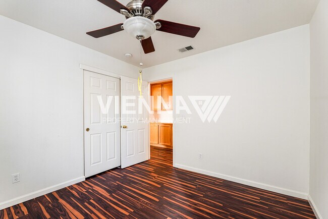 Building Photo - Cute 3 Bedroom Home in Twelve Bridges