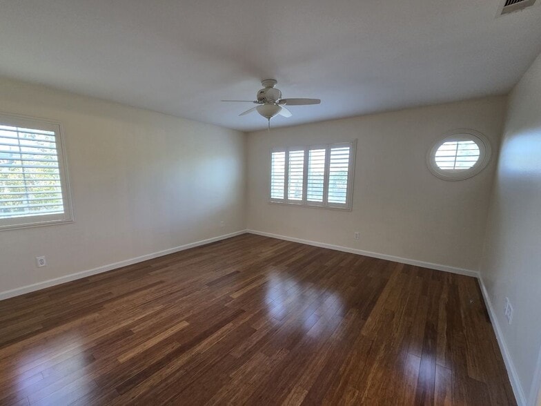 Building Photo - 61 Dovecreek