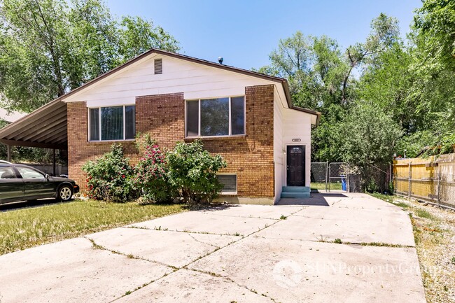 Primary Photo - Updated Duplex In Great West Valley Area