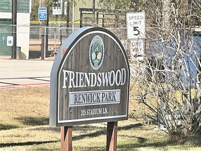 Building Photo - 303 Brigadoon Ln