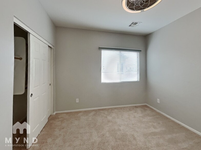 Building Photo - 3009 E Lynx Way