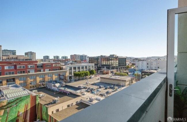 Building Photo - 555 4th St