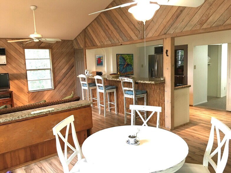 Building Photo - 16142 Spring Branch Trail