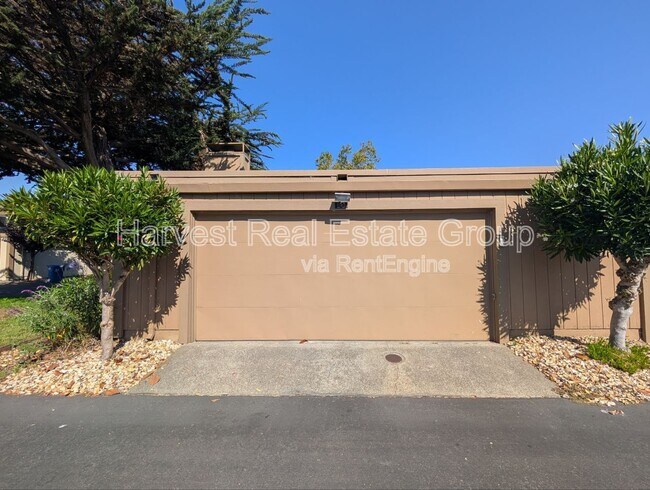Building Photo - 1155 Holly St