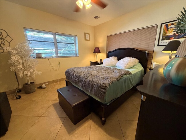 Building Photo - 2787 SE 14th St