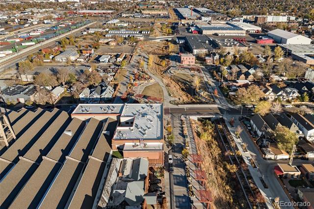 Building Photo - 1777 E 39th Ave