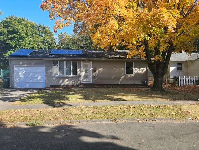 Primary Photo - 47 Village Cir
