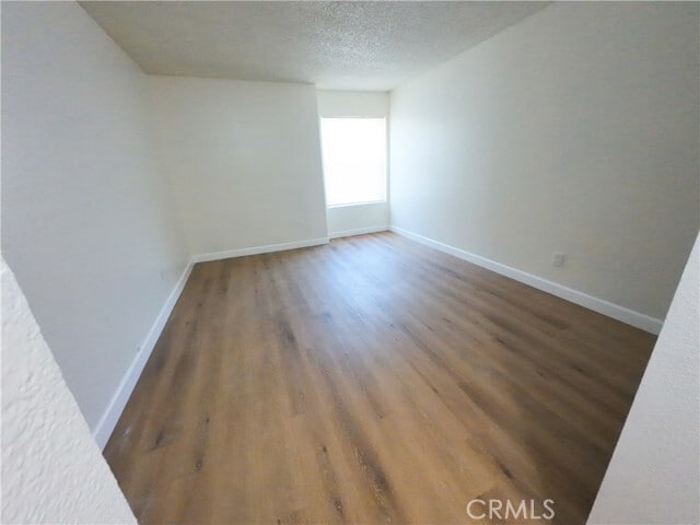 Building Photo - 302 E Chestnut Ave