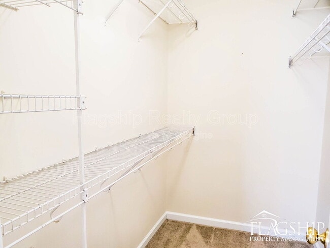 Building Photo - 5160 Deveron St