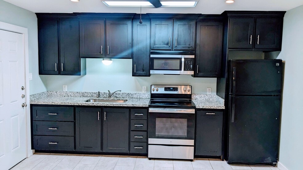 Building Photo - 917 Hendricks Ave