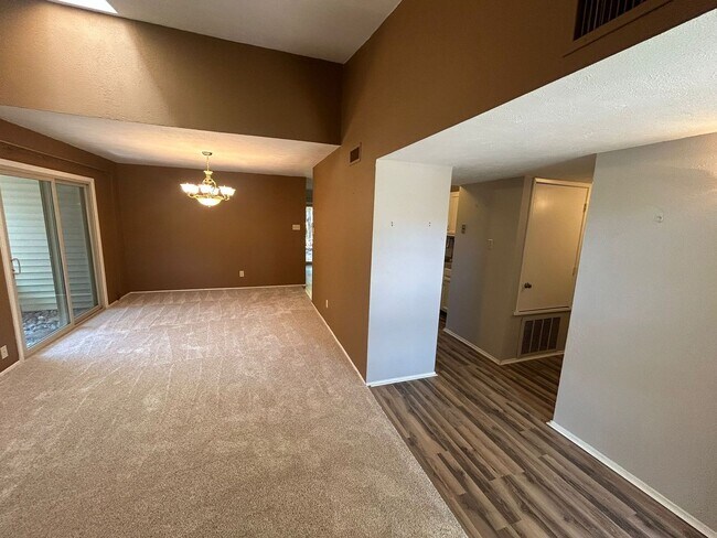 Building Photo - 4908 Wagner Dr