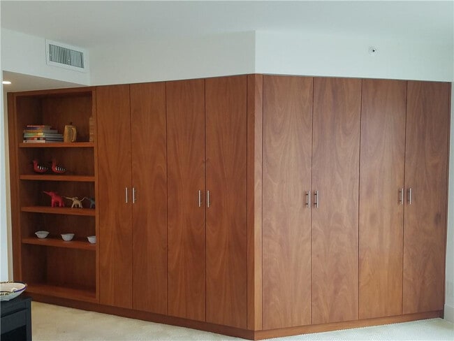Building Photo - 2565 S Ocean Blvd