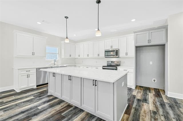 Building Photo - 1807 Boxwood Dr
