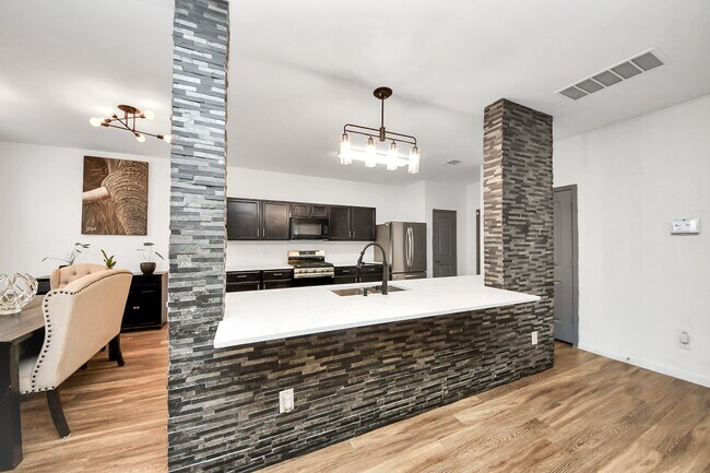 Building Photo - 18611 Cooper Ravine Wy