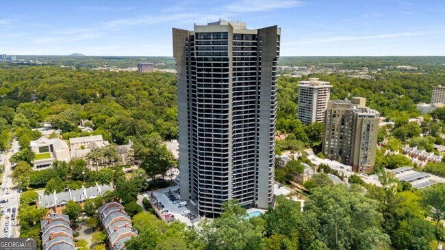Building Photo - 2660 Peachtree Rd NW