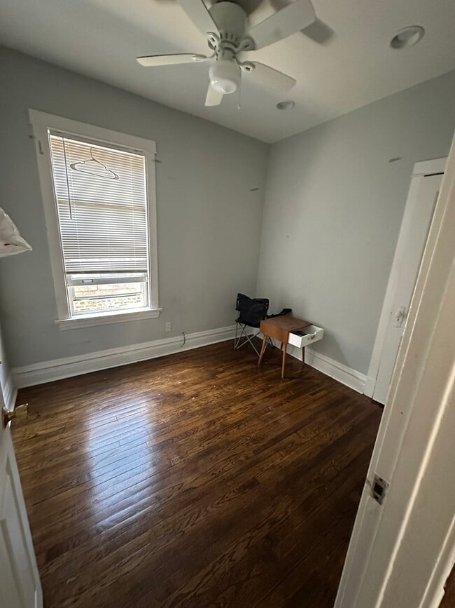 Building Photo - 5208 W Hutchinson St