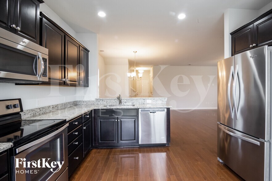 Building Photo - 328 Cantley Ct