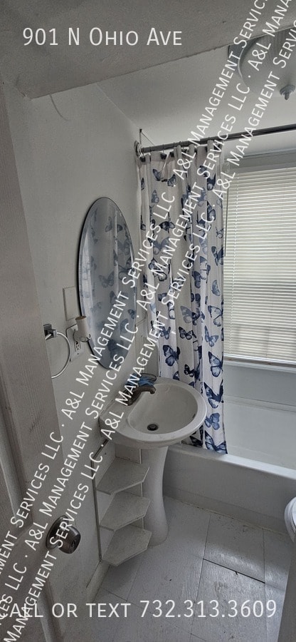 Building Photo - 901 N Ohio Ave