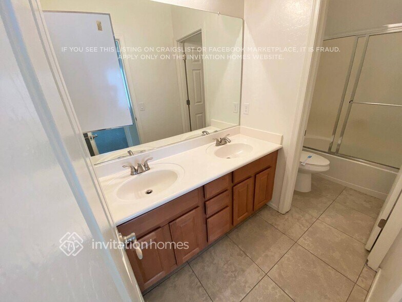 Building Photo - 17755 W Maui Ln