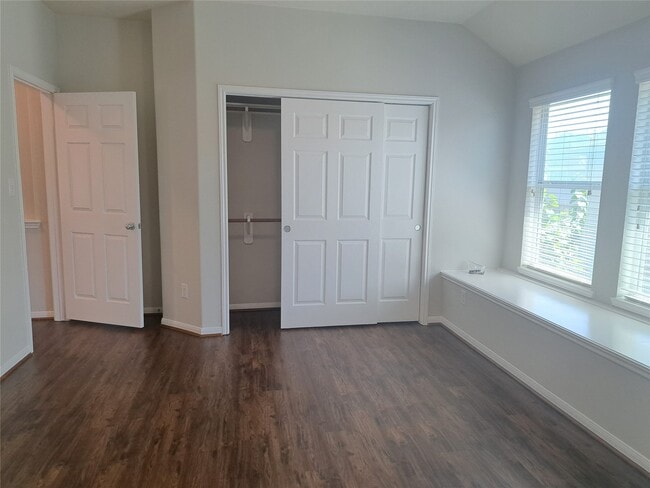 Building Photo - 26315 Fox Ridge Ln