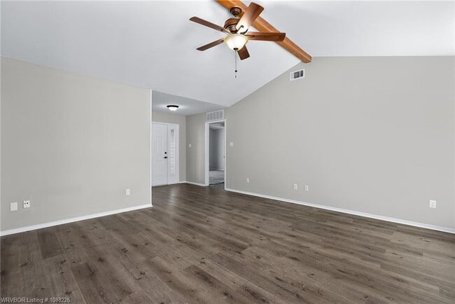 Building Photo - 8808 Skypark Dr