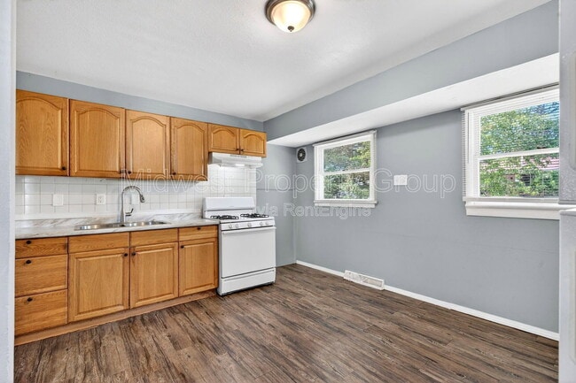 Building Photo - 409 Shepley Dr