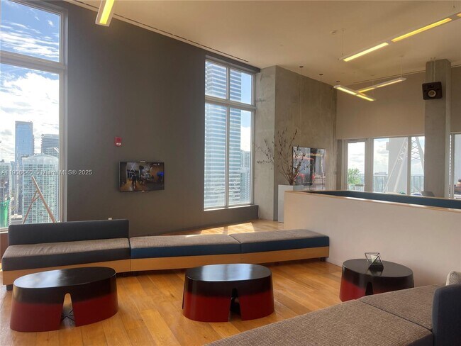 Building Photo - 151 SE 1st St