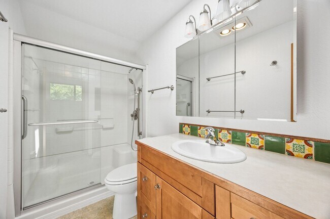 Building Photo - Unique 3bd/2.5bth Haller Lake Home in North Seattle, $4,250/mo.