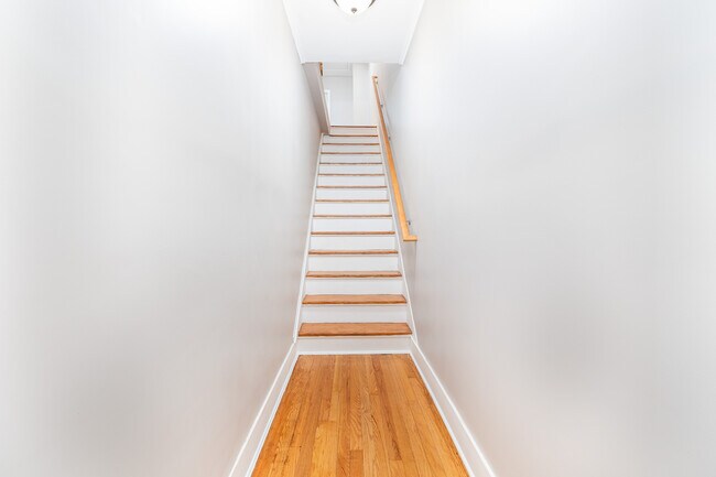 Building Photo - 81 Main St